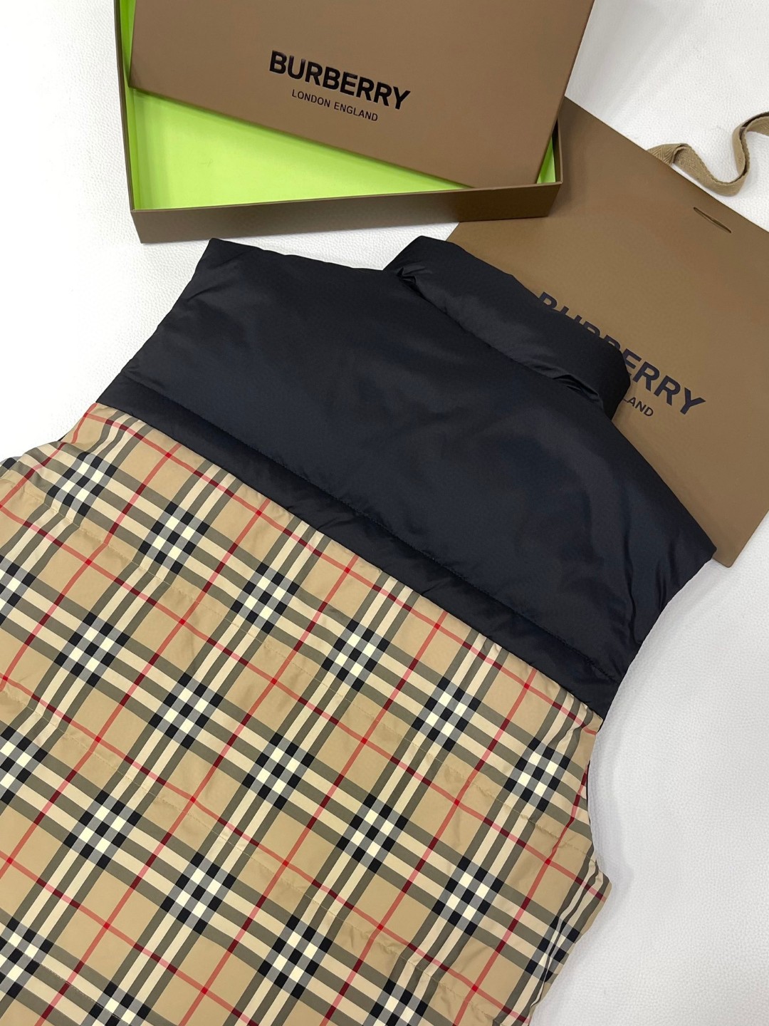 Burberry 巴宝莉 双面两穿羽绒服 马甲 背心 外套 保暖 卡其色 C5 80713661