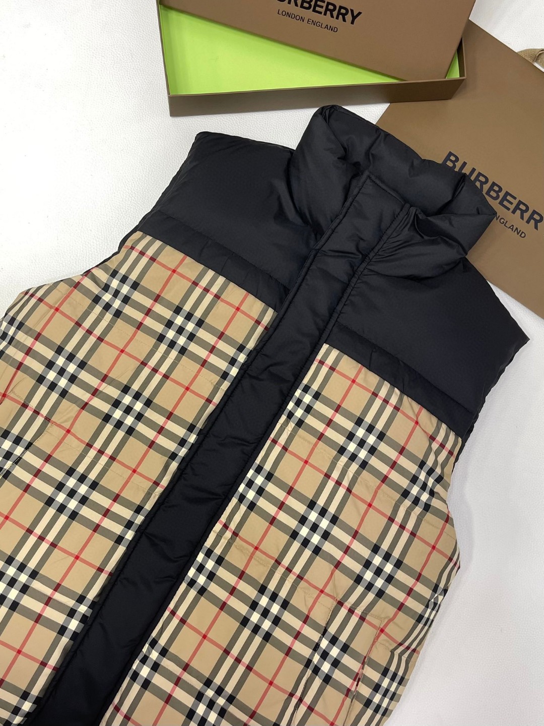 Burberry 巴宝莉 双面两穿羽绒服 马甲 背心 外套 保暖 卡其色 C5 80713661