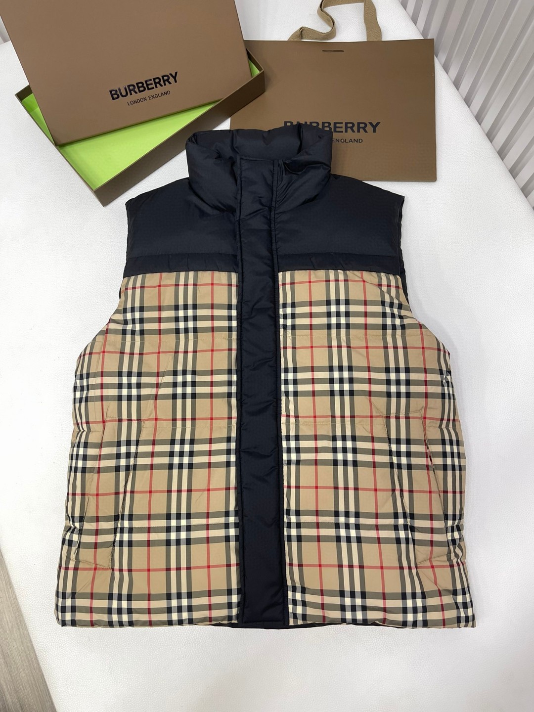 Burberry 巴宝莉 双面两穿羽绒服 马甲 背心 外套 保暖 卡其色 C5 80713661