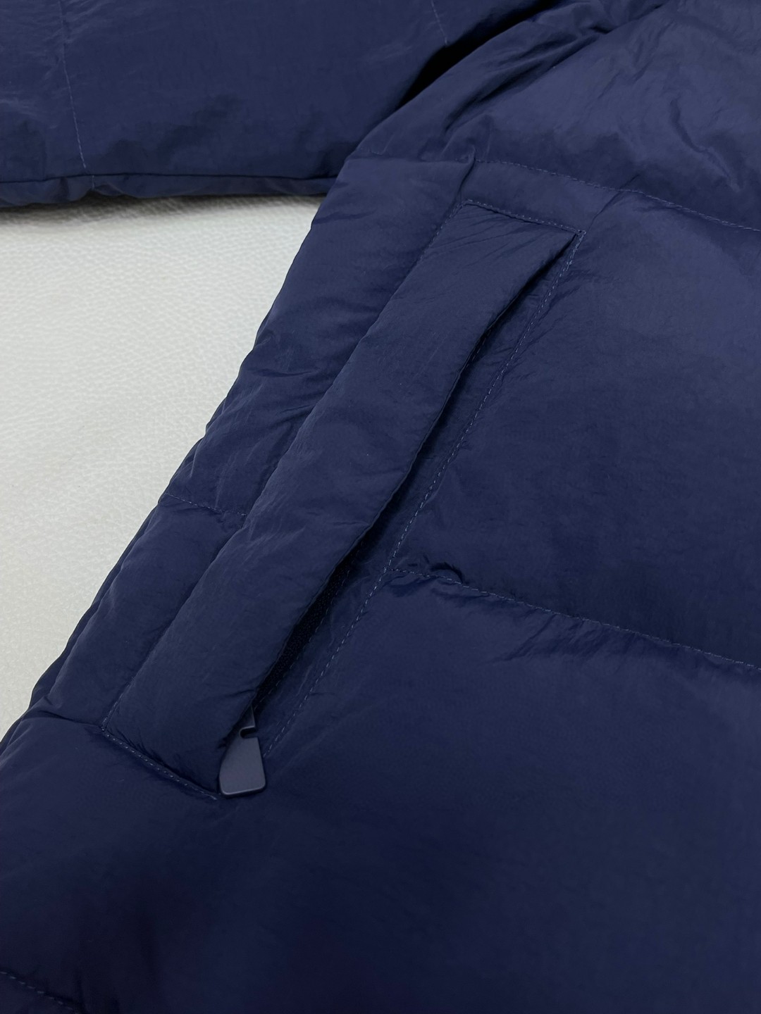 Burberry 巴宝莉 可拆式衣袖尼龙羽绒服 马甲 外套 保暖 蓝色 D5 80979431