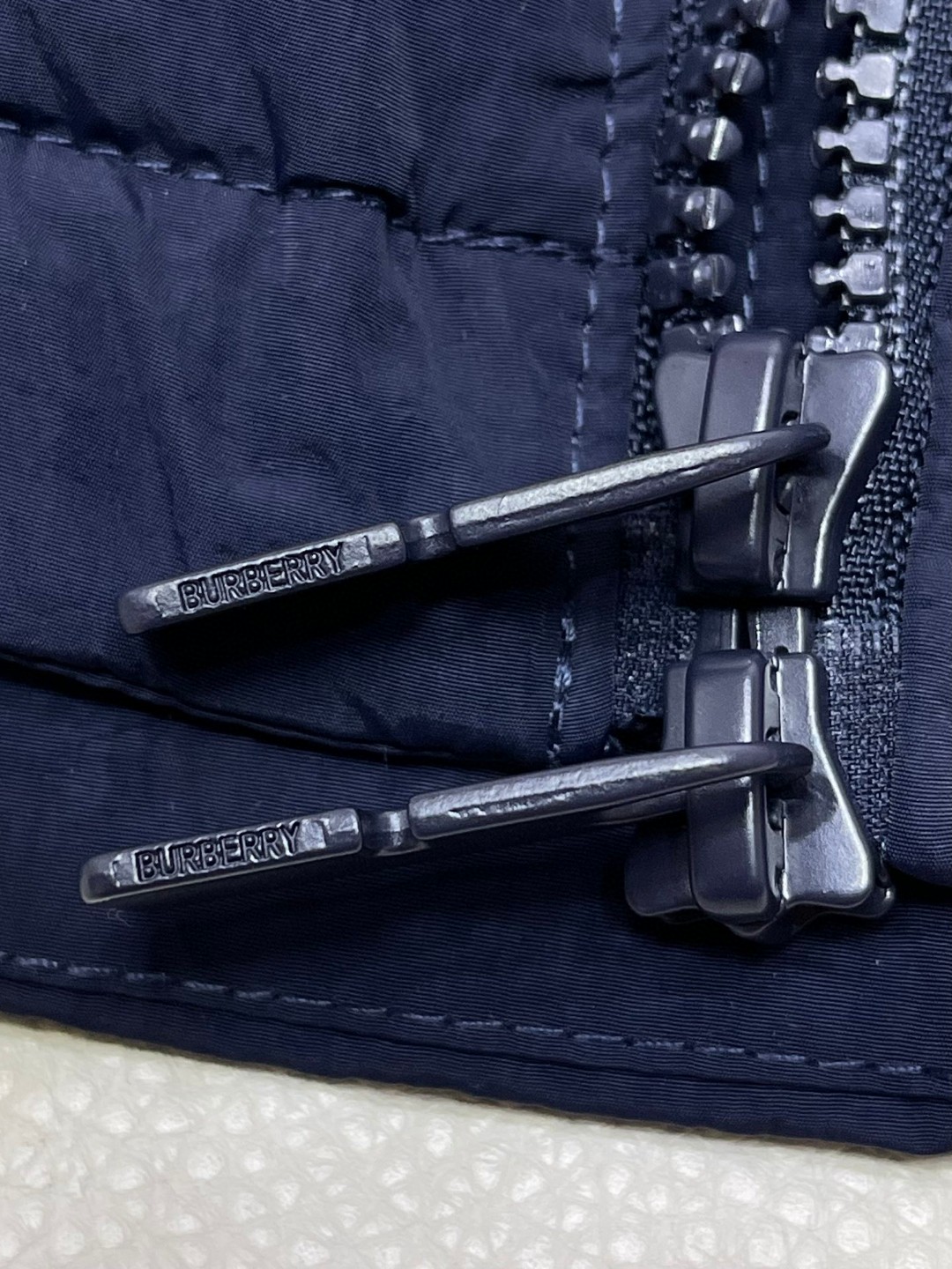 Burberry 巴宝莉 可拆式衣袖尼龙羽绒服 马甲 外套 保暖 蓝色 D5 80979431