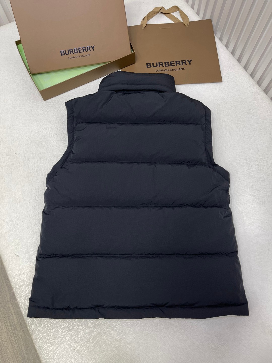 Burberry 巴宝莉 可拆式衣袖尼龙羽绒服 马甲 外套 保暖 黑色 D5 80969111