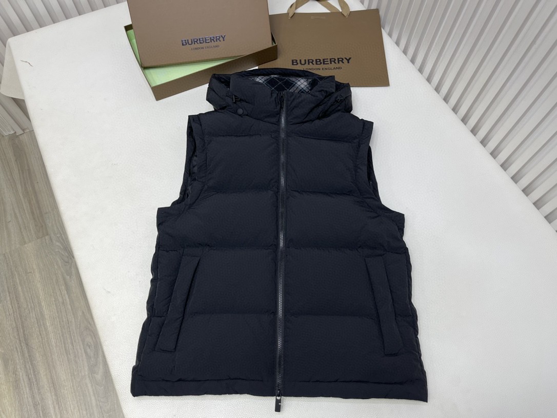 Burberry 巴宝莉 可拆式衣袖尼龙羽绒服 马甲 外套 保暖 黑色 D5 80969111