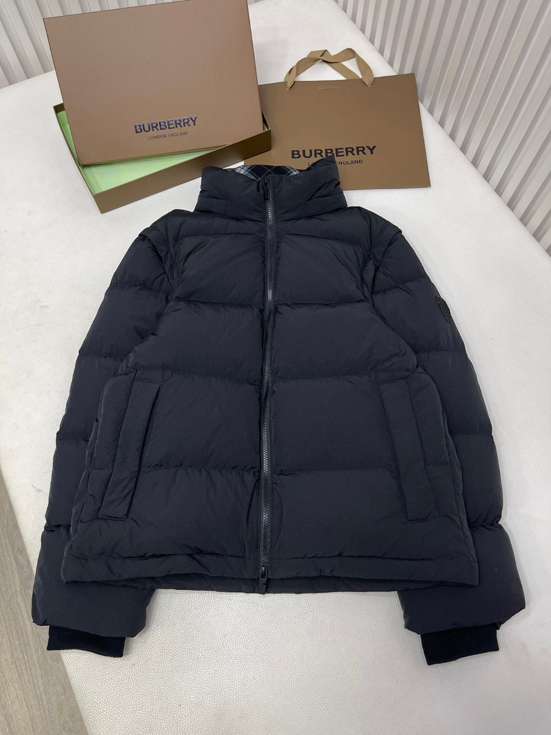 Burberry 巴宝莉 可拆式衣袖尼龙羽绒服 马甲 外套 保暖 黑色 D5 80969111