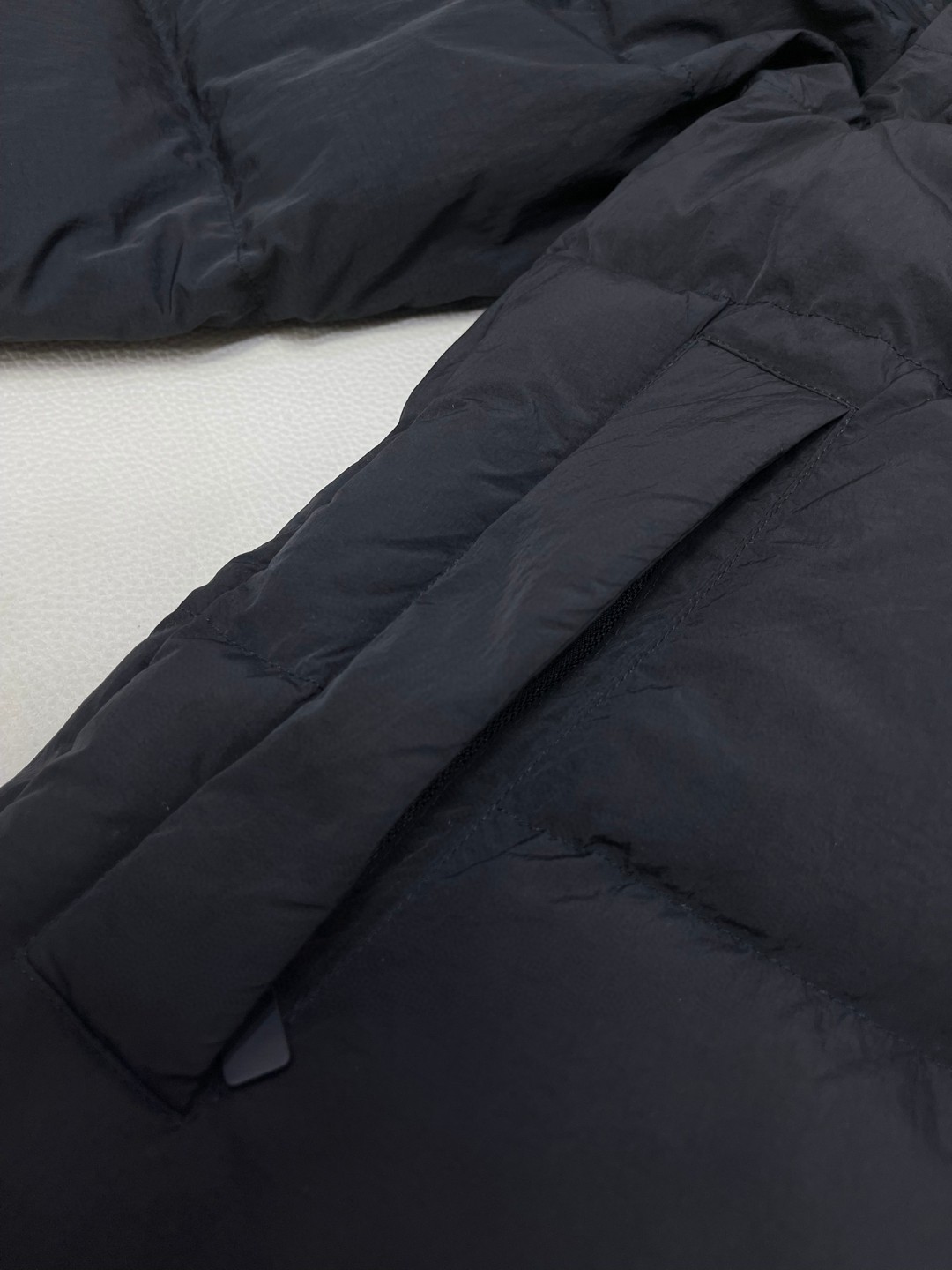 Burberry 巴宝莉 可拆式衣袖尼龙羽绒服 马甲 外套 保暖 黑色 D5 80969111