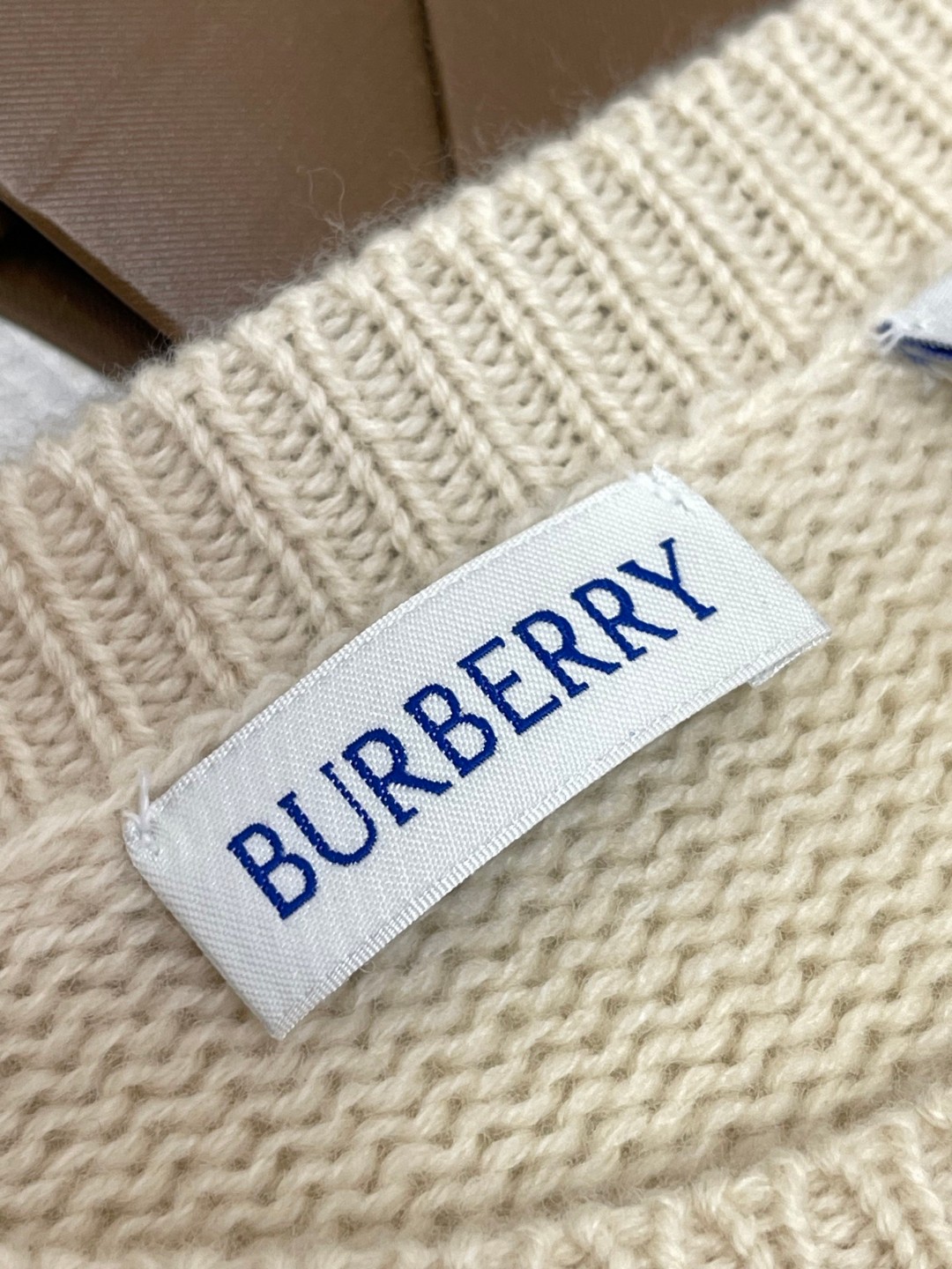 Burberry 巴宝莉 马术骑士徽标羊绒混纺针织衫 毛衣 外套 长袖 米色 白色 B0 81030451