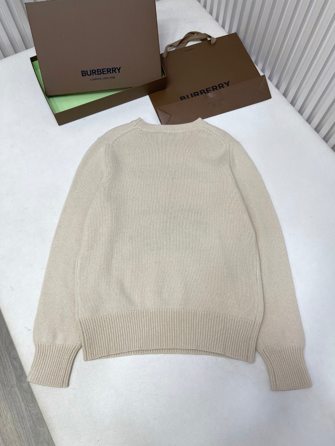 Burberry 巴宝莉 马术骑士徽标羊绒混纺针织衫 毛衣 外套 长袖 米色 白色 B0 81030451