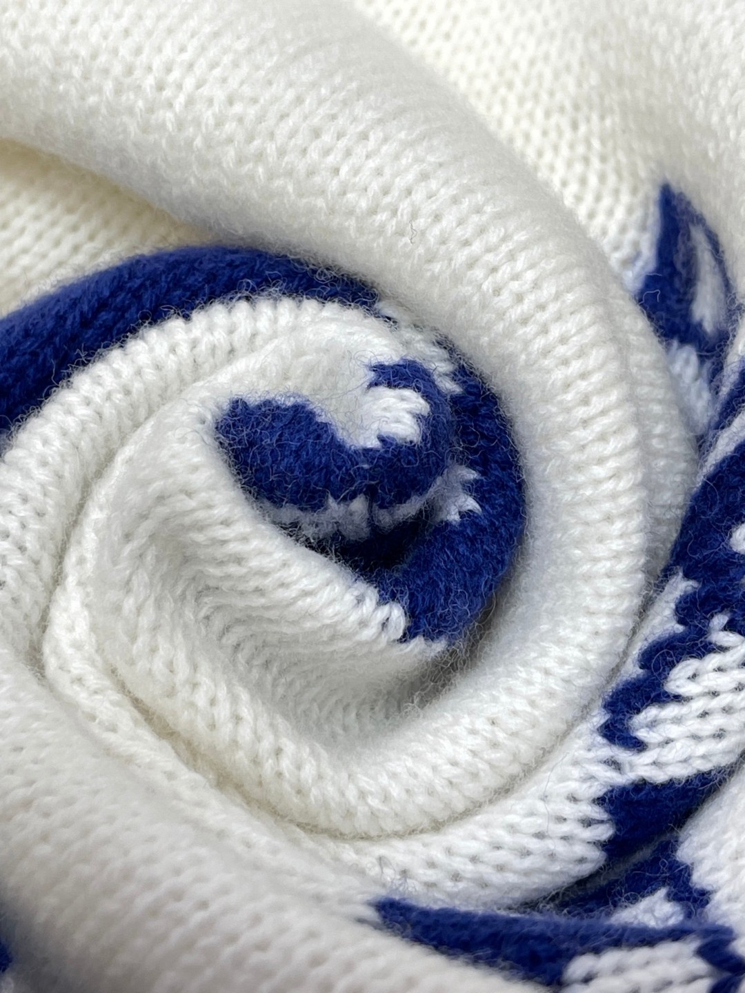 Burberry 巴宝莉 马术骑士徽标羊绒混纺针织衫 毛衣 外套 长袖 米色 白色 B0 81030451