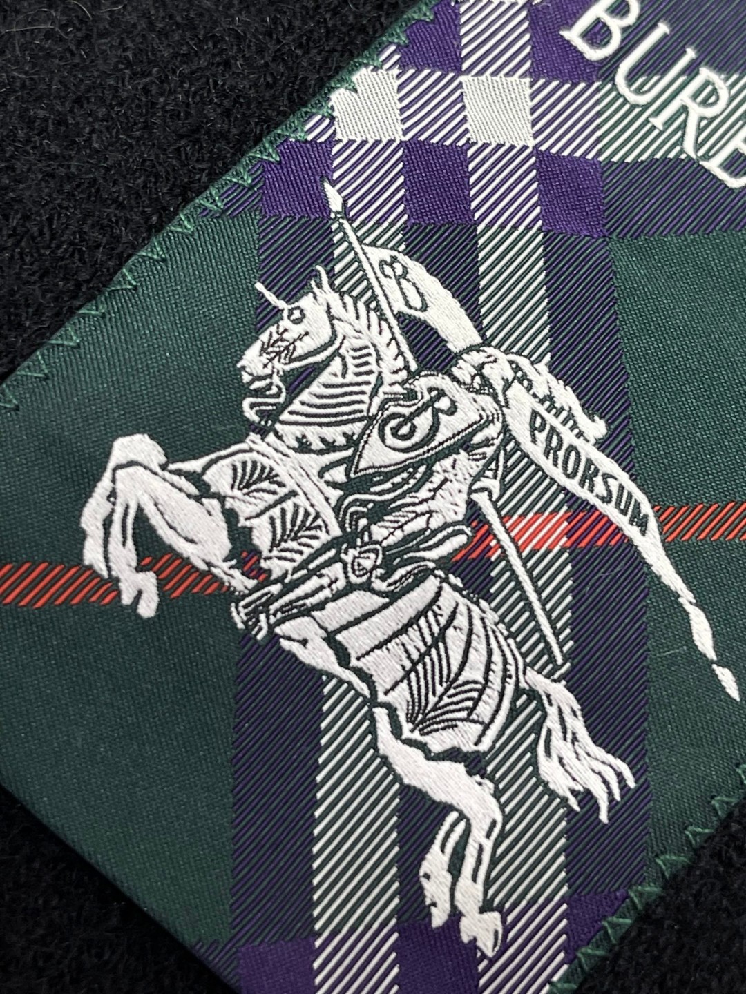 Burberry 巴宝莉 格纹标签羊毛衫 毛衣 外套 长袖 米色 黑色 B0 81026871