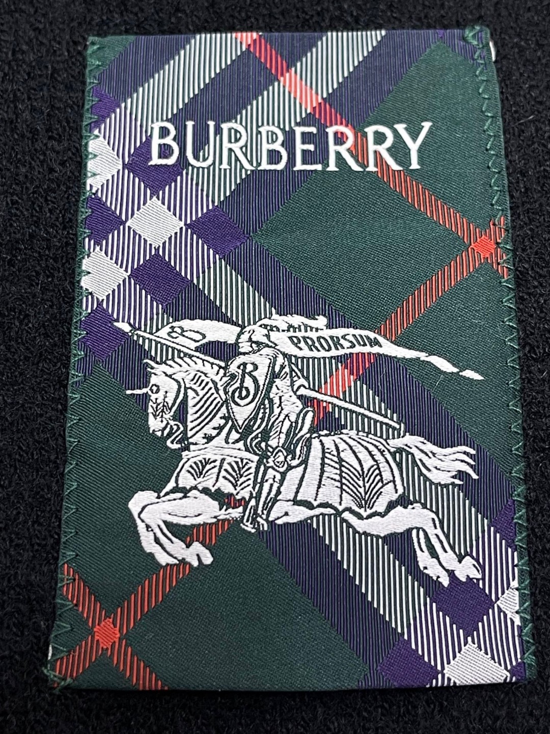 Burberry 巴宝莉 格纹标签羊毛衫 毛衣 外套 长袖 米色 黑色 B0 81026871
