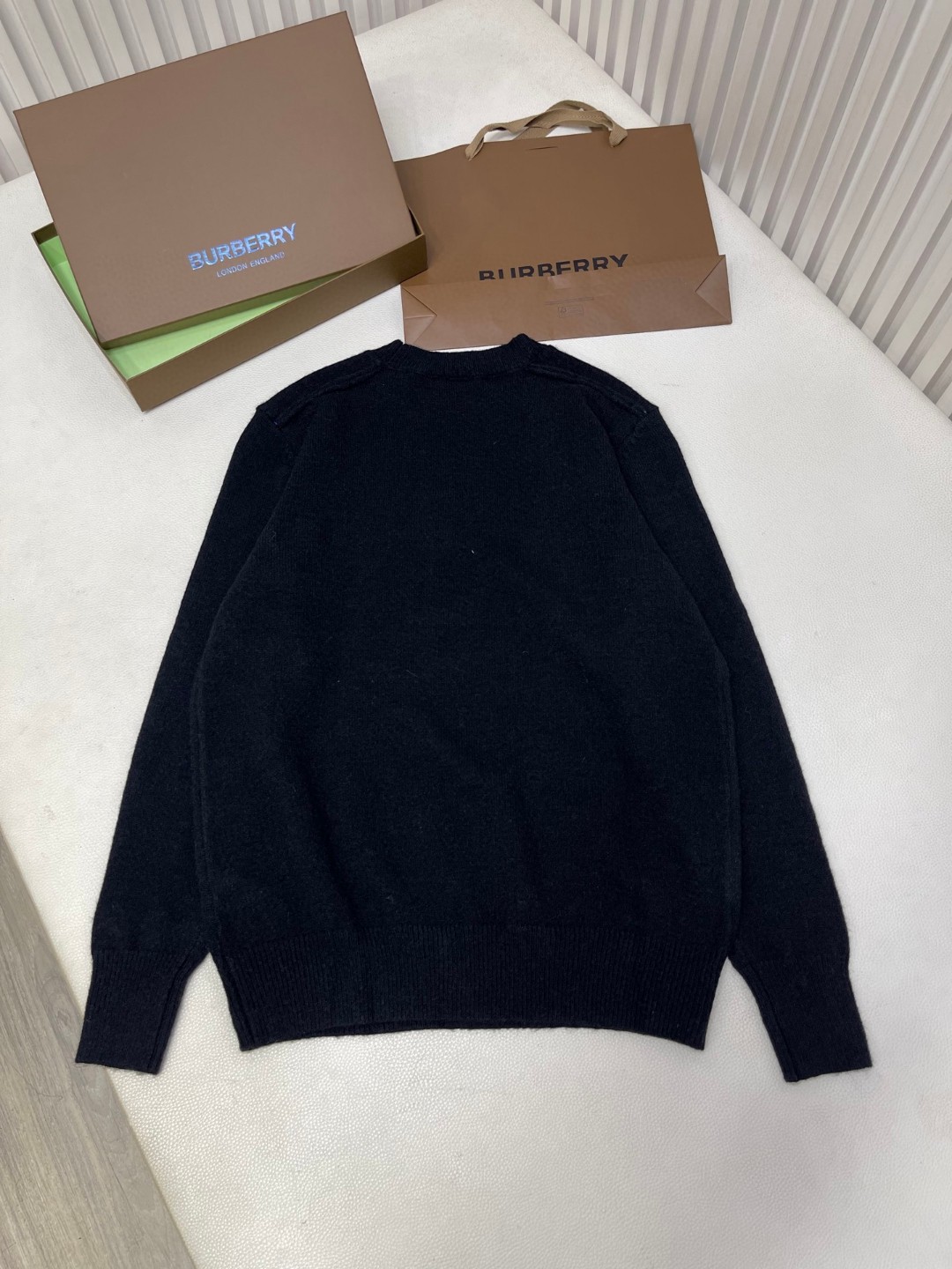 Burberry 巴宝莉 格纹标签羊毛衫 毛衣 外套 长袖 米色 黑色 B0 81026871