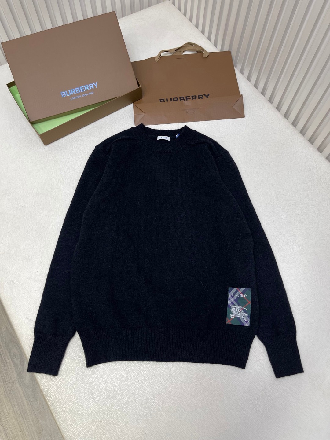 Burberry 巴宝莉 格纹标签羊毛衫 毛衣 外套 长袖 米色 黑色 B0 81026871