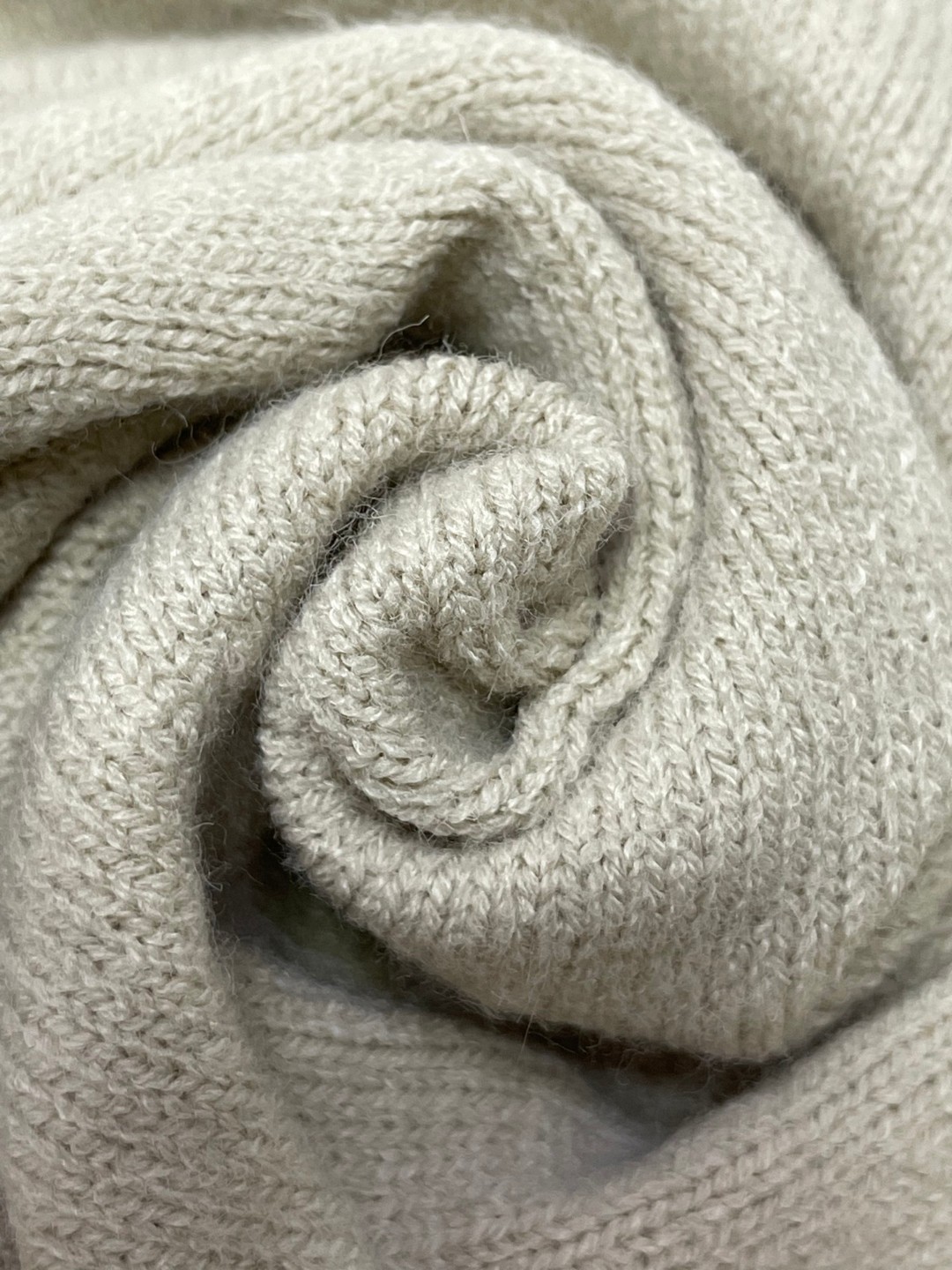 Burberry 巴宝莉 格纹标签羊毛衫 毛衣 外套 长袖 米色 黑色 B0 81026871