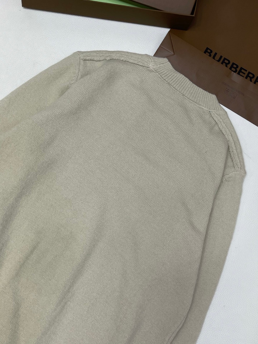 Burberry 巴宝莉 格纹标签羊毛衫 毛衣 外套 长袖 米色 黑色 B0 81026871