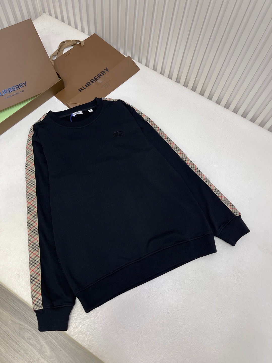 Burberry 巴宝莉 格纹装饰运动衫 卫衣 外套 长袖 灰色 黑色 A5 81179871