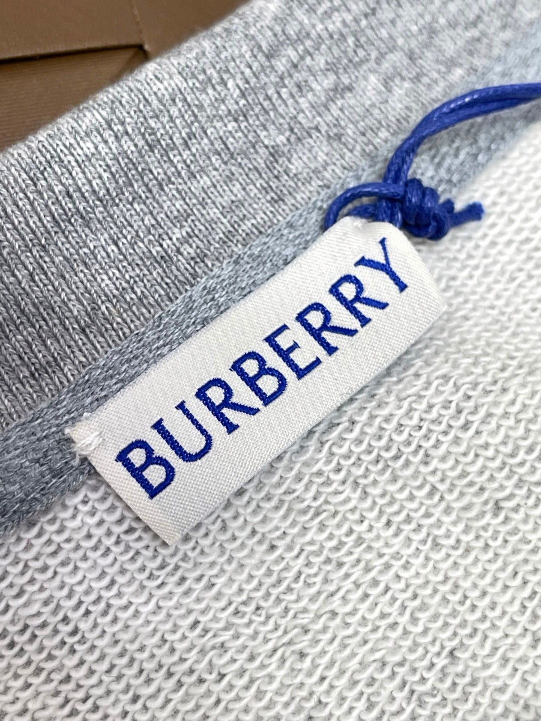 Burberry 巴宝莉 格纹装饰运动衫 卫衣 外套 长袖 灰色 黑色 A5 81179871