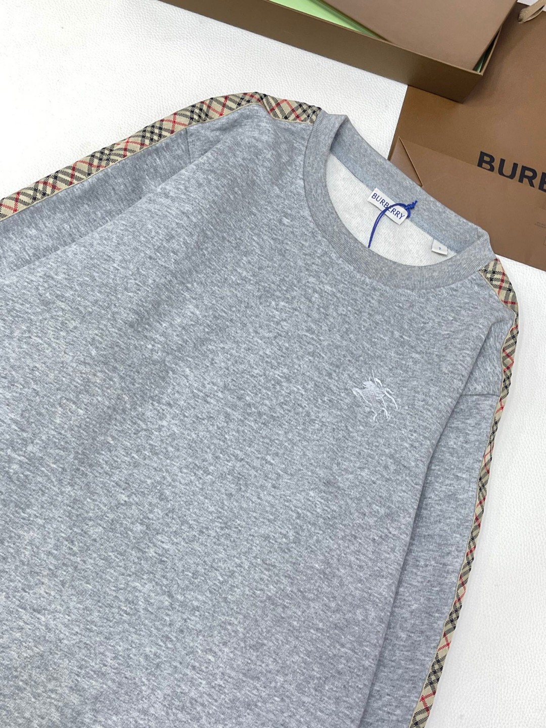 Burberry 巴宝莉 格纹装饰运动衫 卫衣 外套 长袖 灰色 黑色 A5 81179871