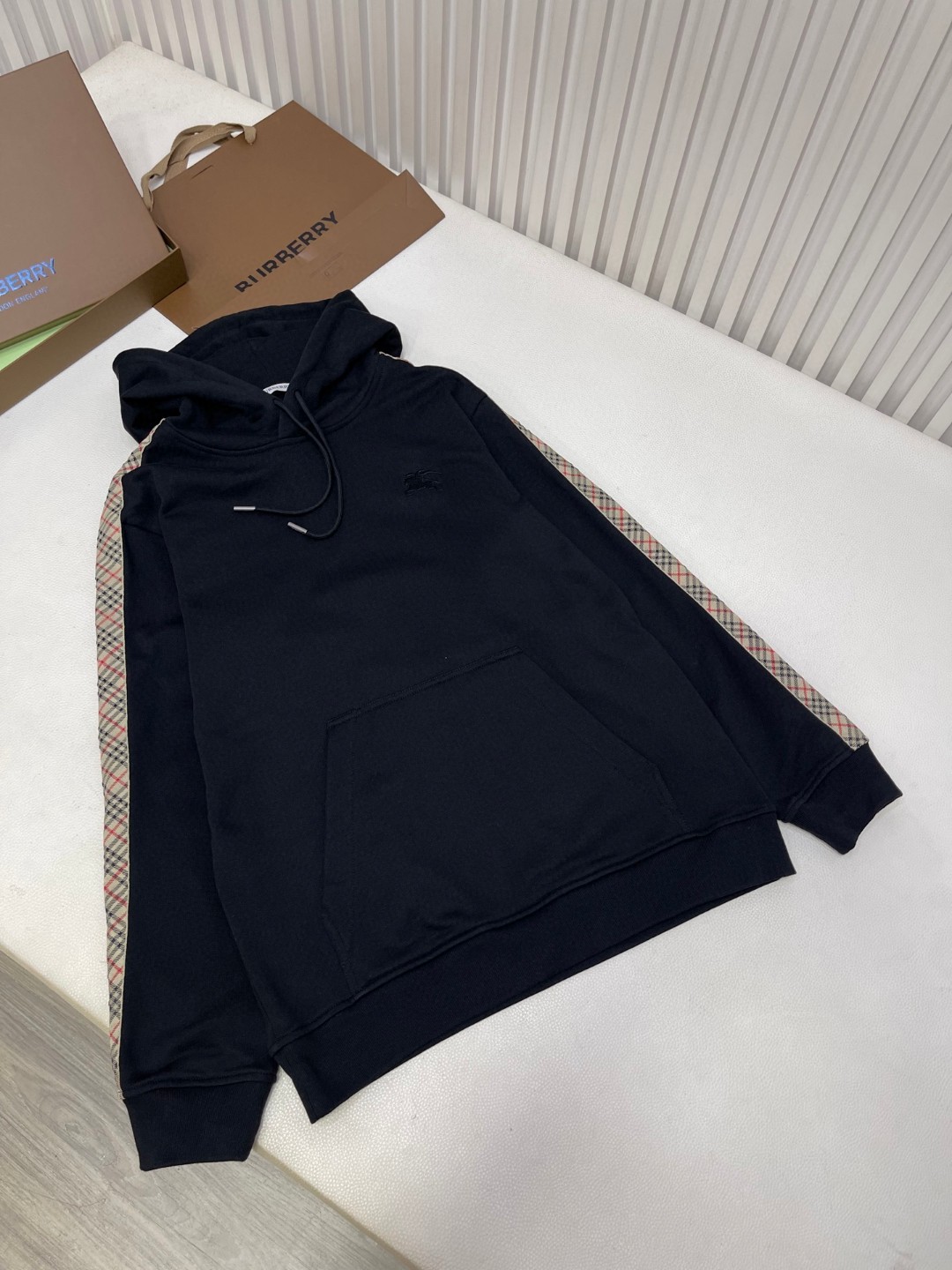 Burberry 巴宝莉 格纹装饰连帽衫 卫衣 外套 长袖  灰色 黑色 A5 81177411