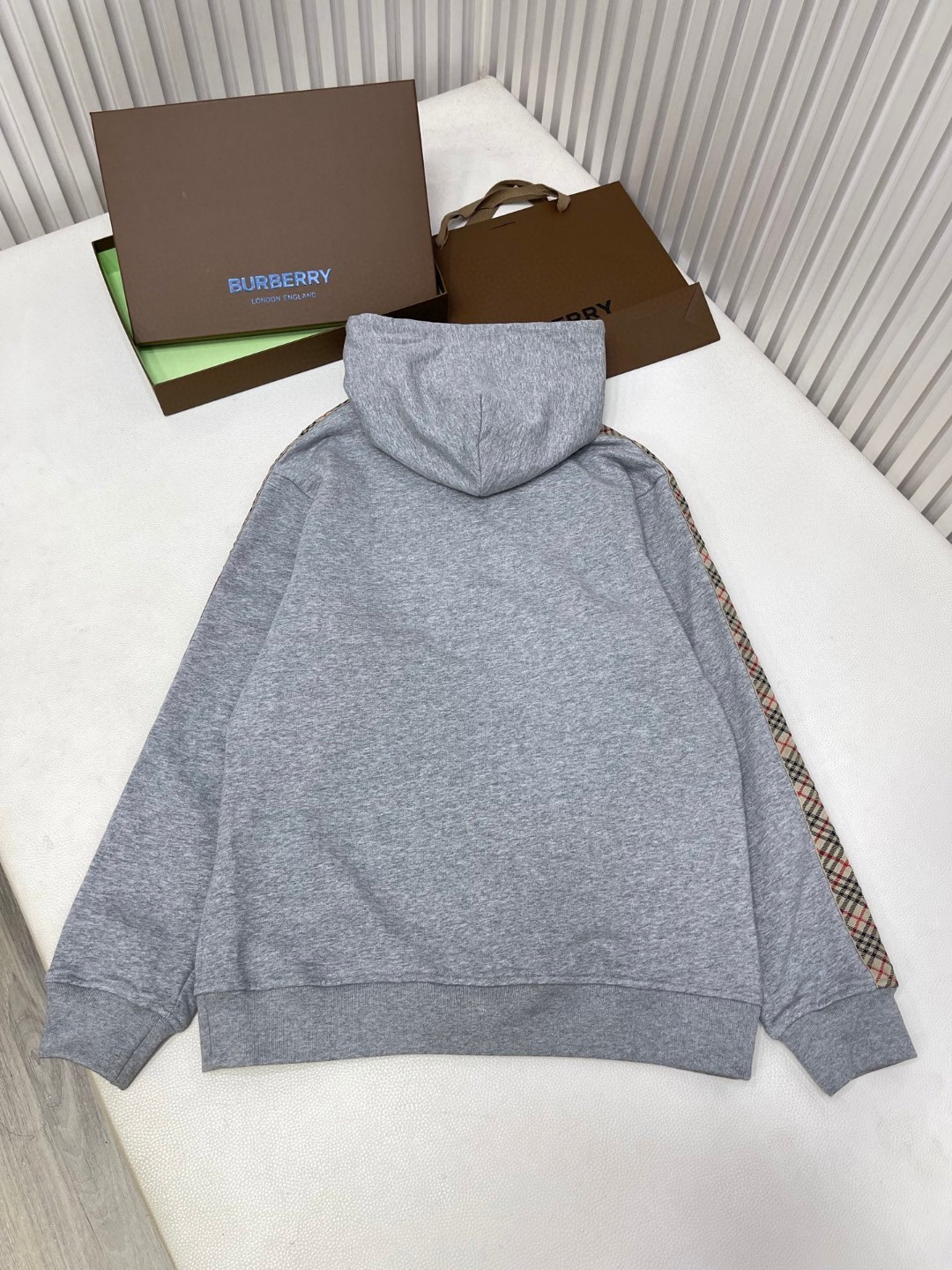 Burberry 巴宝莉 格纹装饰连帽衫 卫衣 外套 长袖  灰色 黑色 A5 81177411