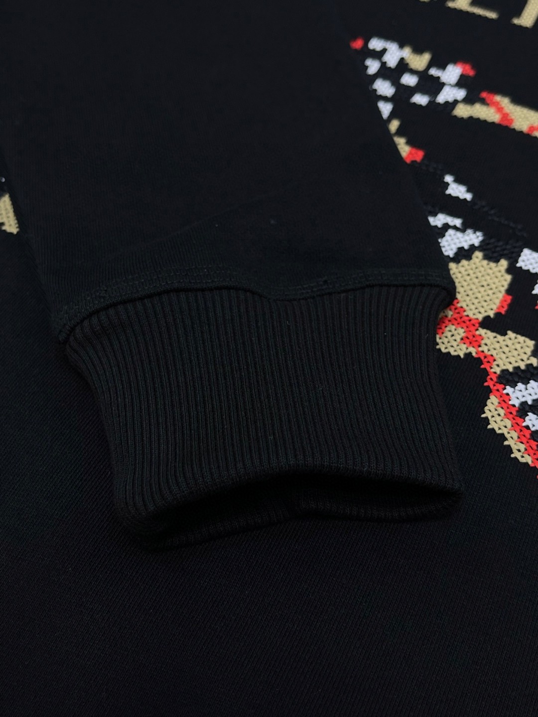 Burberry 巴宝莉 十字绣马术骑士徽标运动衫 卫衣 外套 长袖 白色 黑色 A5 81105471