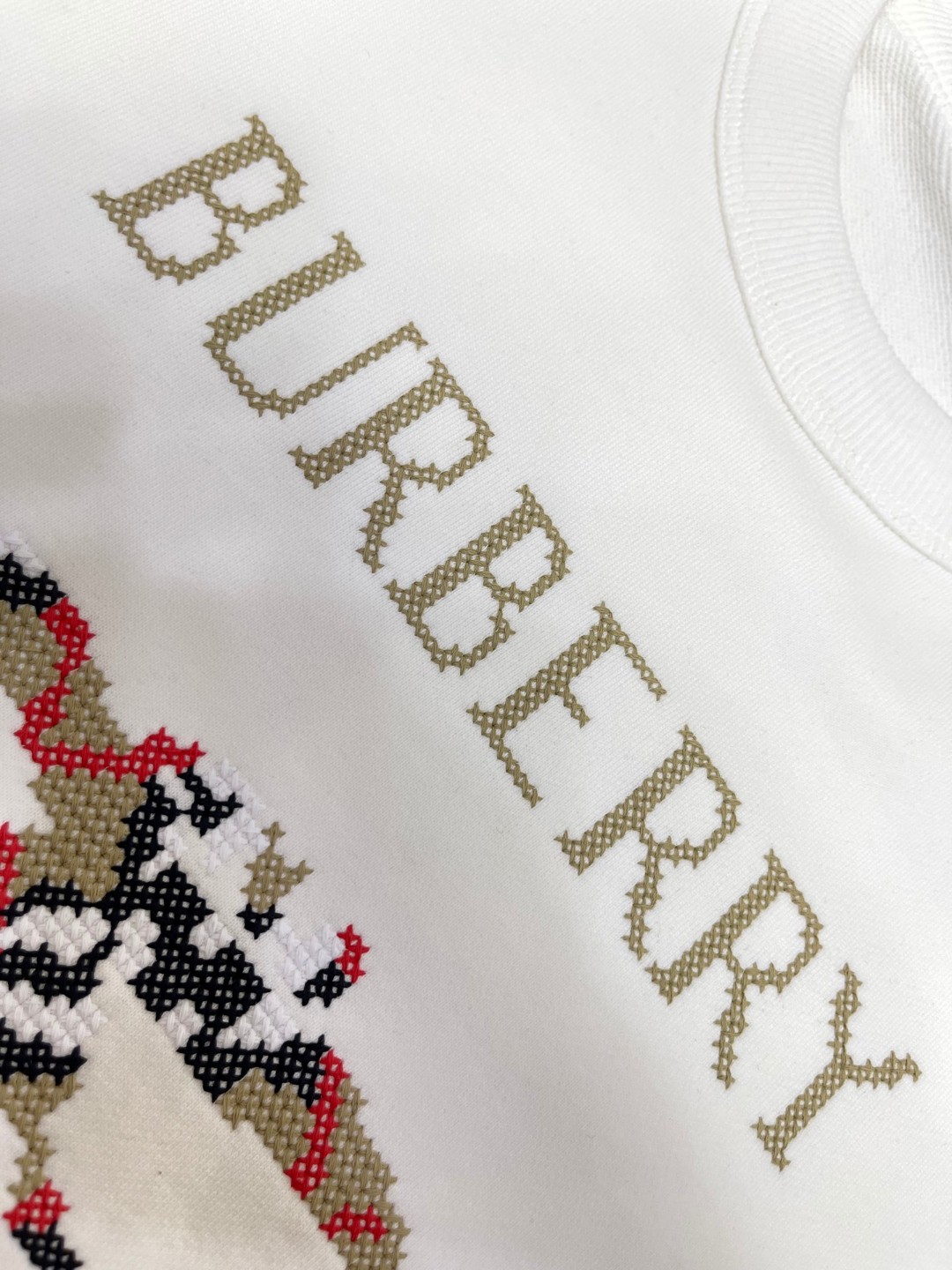 Burberry 巴宝莉 十字绣马术骑士徽标运动衫 卫衣 外套 长袖 白色 黑色 A5 81105471