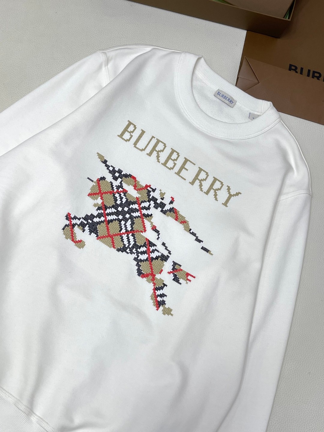 Burberry 巴宝莉 十字绣马术骑士徽标运动衫 卫衣 外套 长袖 白色 黑色 A5 81105471