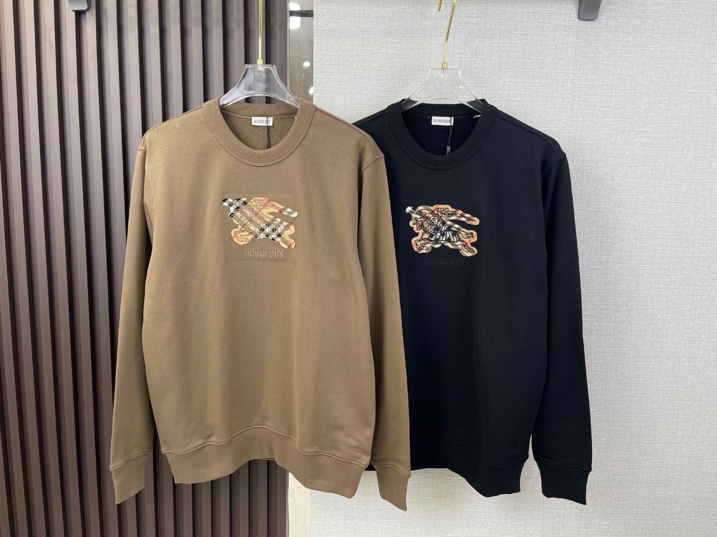 Burberry 巴宝莉 马术骑士徽标格纹运动衫 卫衣 外套 长袖 棕色 黑色 A5 81160841