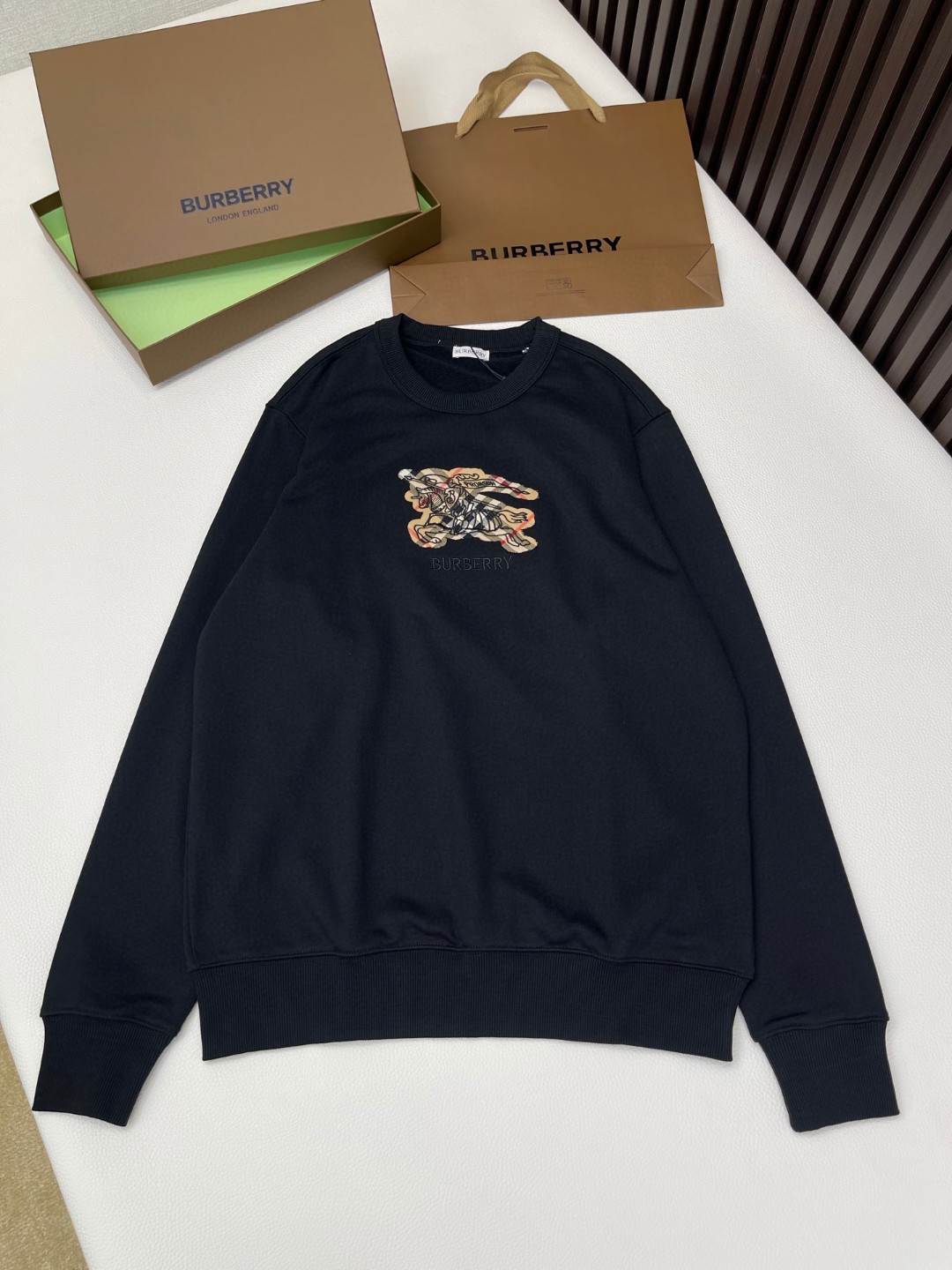 Burberry 巴宝莉 马术骑士徽标格纹运动衫 卫衣 外套 长袖 棕色 黑色 A5 81160841