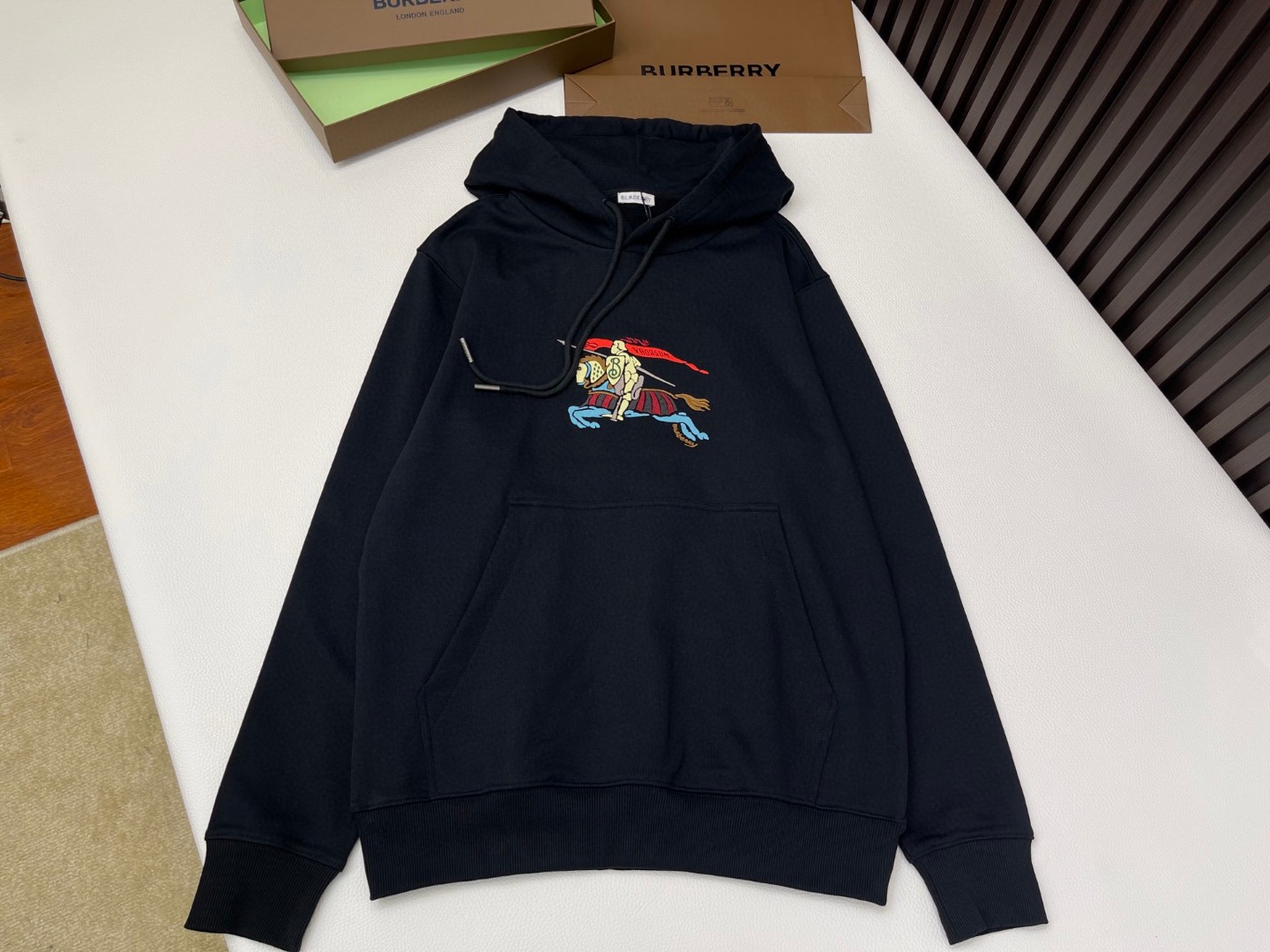 Burberry 巴宝莉 马术骑士徽标连帽衫 卫衣 外套 长袖 黑色 A5 81151261