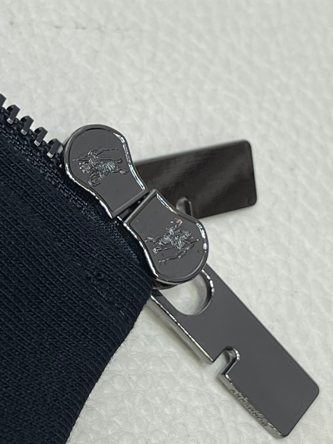 Burberry 巴宝莉 骑士印章拉链连帽衫 卫衣 外套 长袖 蓝色 黑色 B0 81104941