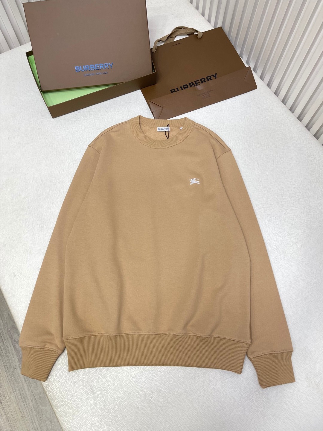 Burberry 巴宝莉 骑士印章运动衫 卫衣 外套 长袖 卡其色 黑色 A5 81133501