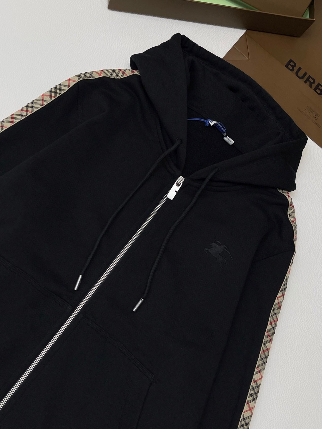 Burberry 巴宝莉 格纹装饰拉链连帽衫 卫衣 外套 长袖 黑色 灰色 B0 81107901