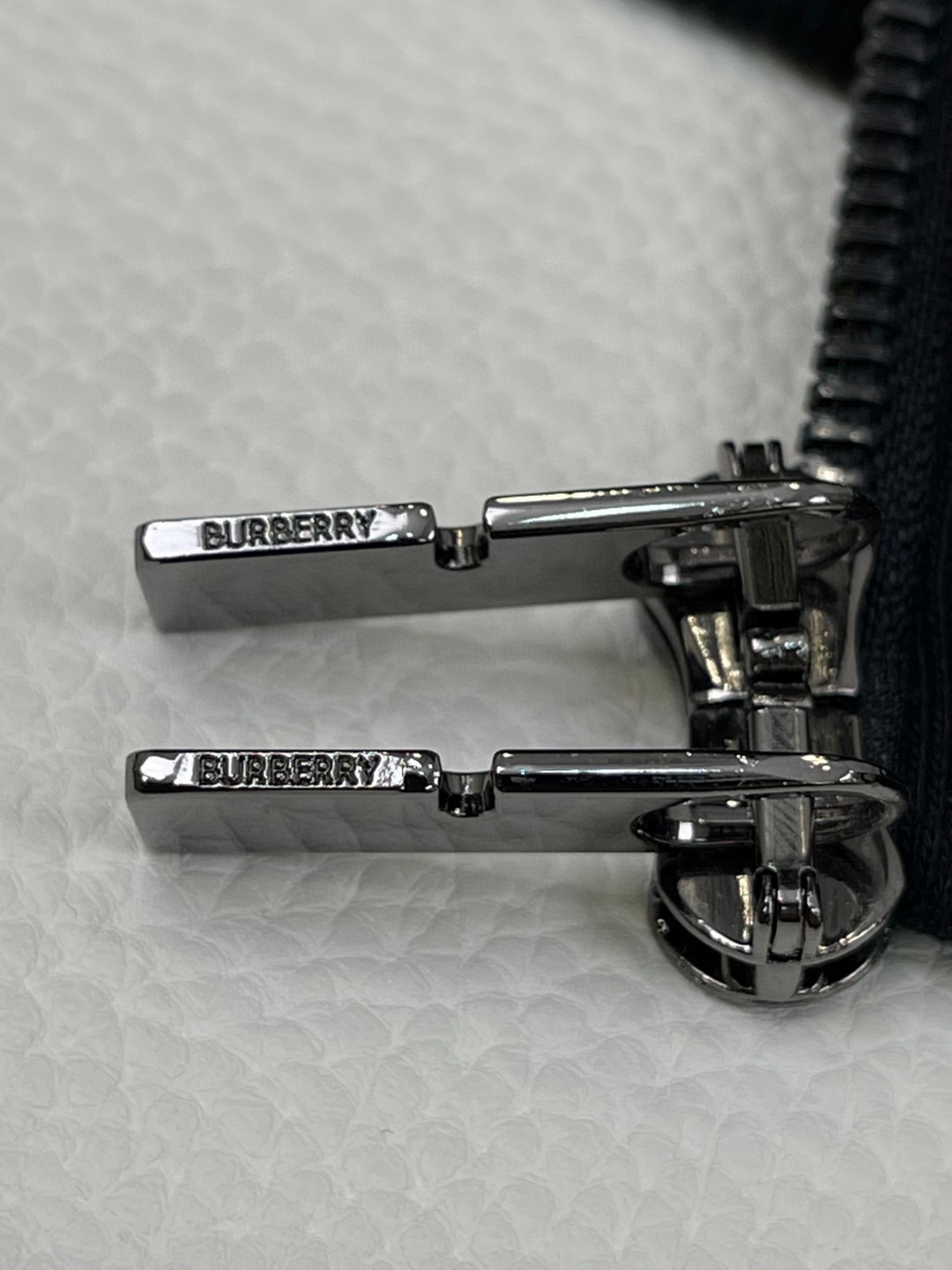 Burberry 巴宝莉 马术骑士徽标拉链棉毛衫 卫衣 外套 长袖 黑色 B0 