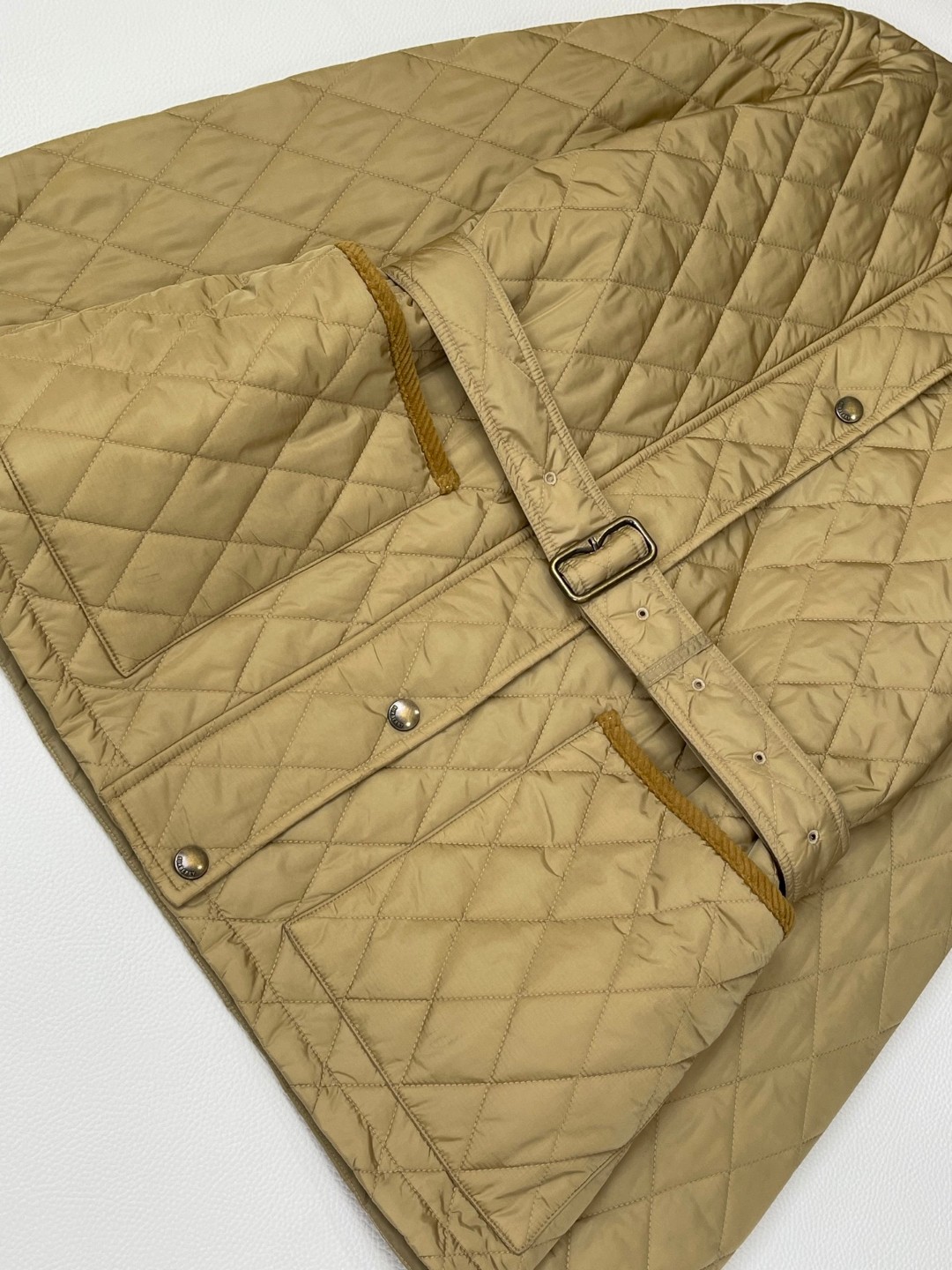 Burberry 巴宝莉 绗缝尼龙夹克 棉服 外套 长袖 黑色 卡其色 C0 81103781