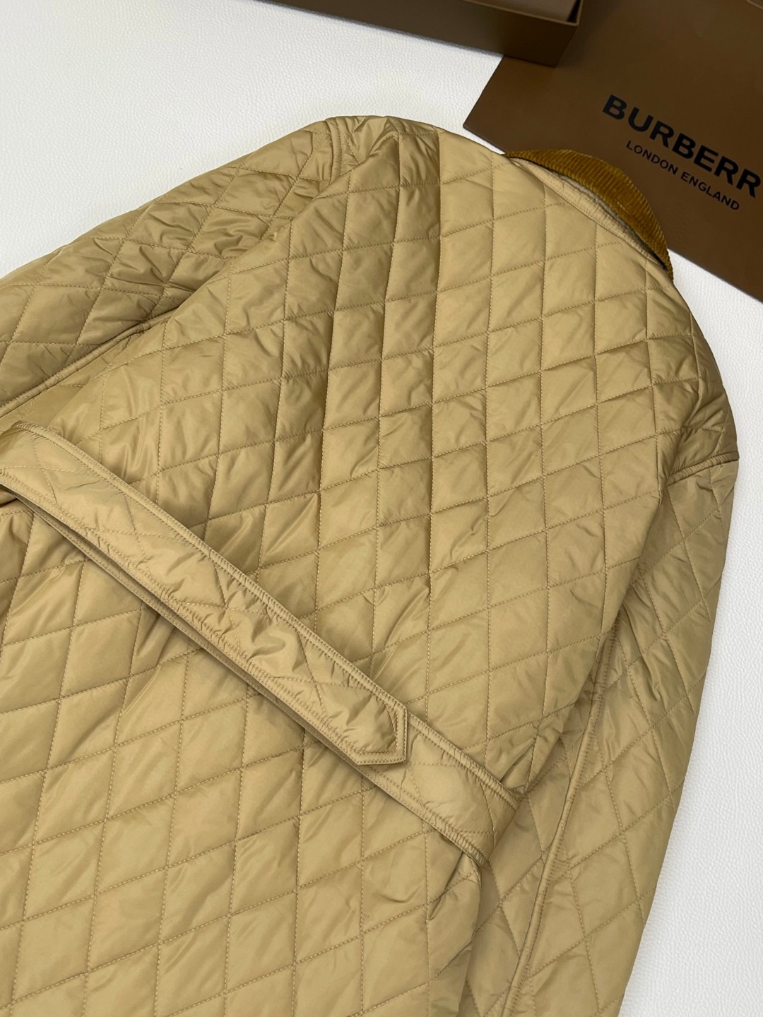 Burberry 巴宝莉 绗缝尼龙夹克 棉服 外套 长袖 黑色 卡其色 C0 81103781