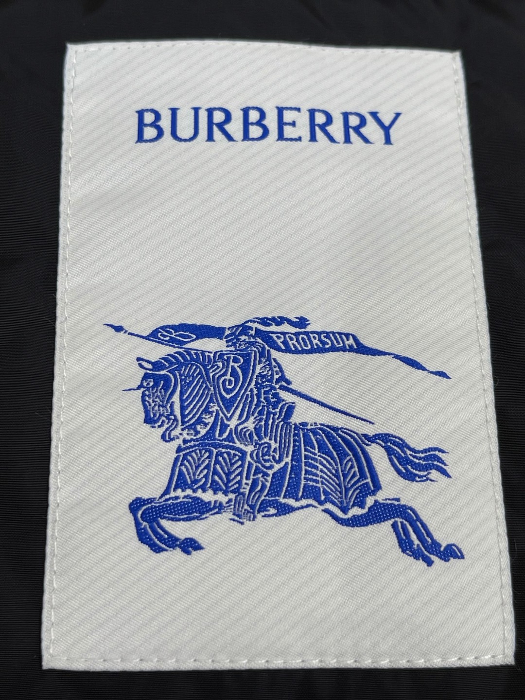 Burberry 巴宝莉 绗缝尼龙夹克 棉服 外套 长袖 黑色 卡其色 C0 81103781