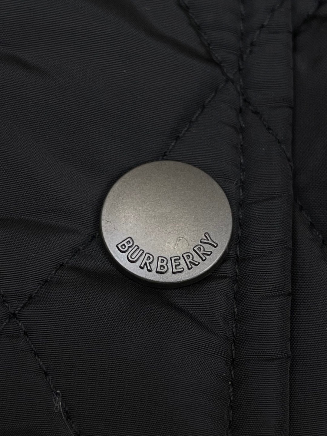 Burberry 巴宝莉 绗缝尼龙夹克 棉服 外套 长袖 黑色 卡其色 C0 81103781