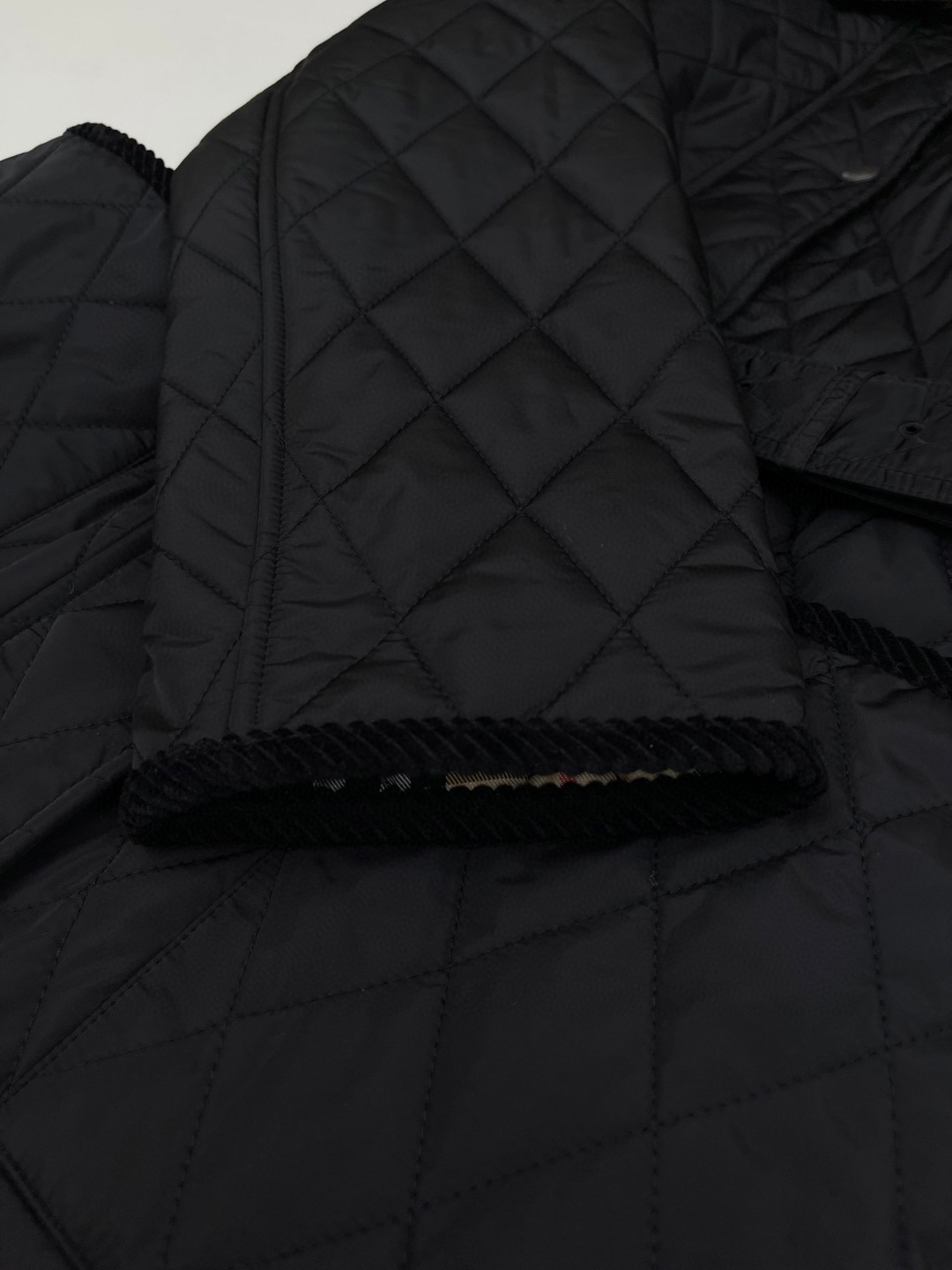 Burberry 巴宝莉 绗缝尼龙夹克 棉服 外套 长袖 黑色 卡其色 C0 81103781