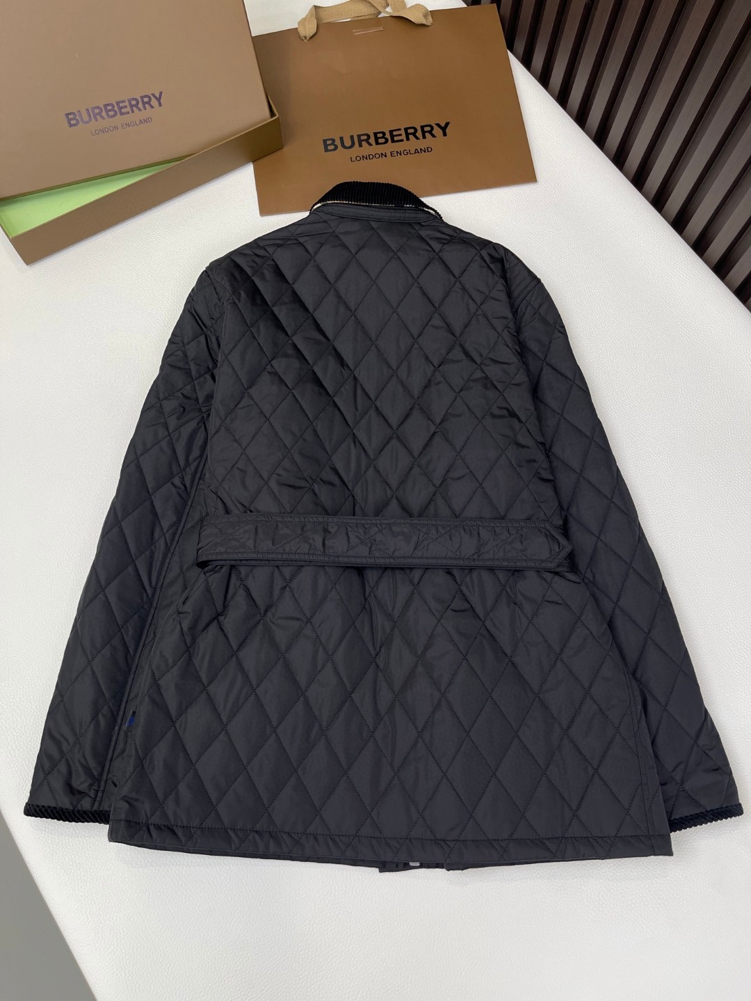 Burberry 巴宝莉 绗缝尼龙夹克 棉服 外套 长袖 黑色 卡其色 C0 81103781