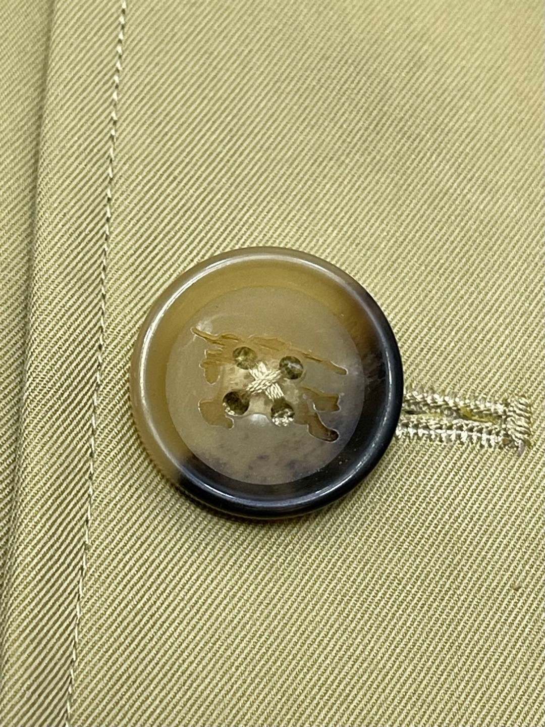 Burberry 巴宝莉 风衣外套 夹克 长袖 短款 米色 C0 81063411