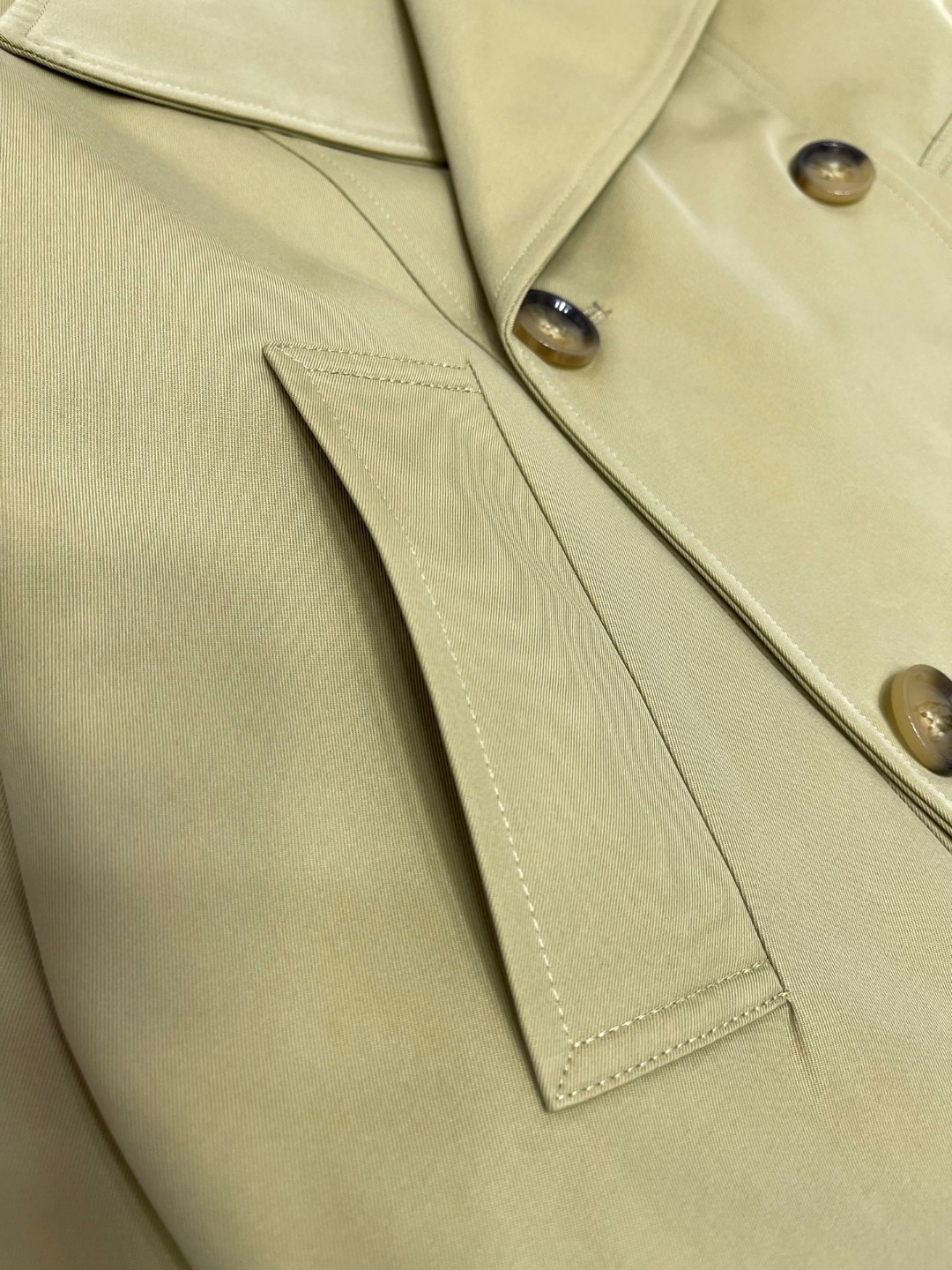 Burberry 巴宝莉 风衣外套 夹克 长袖 短款 米色 C0 81063411