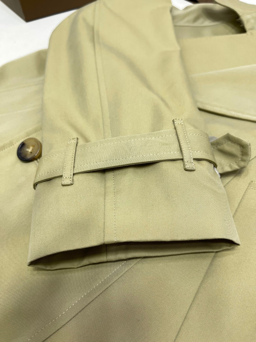 Burberry 巴宝莉 风衣外套 夹克 长袖 短款 米色 C0 81063411