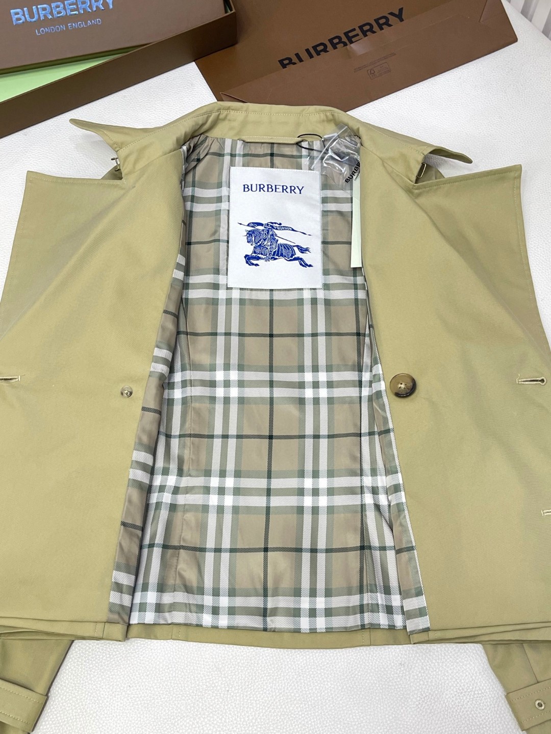 Burberry 巴宝莉 风衣外套 夹克 长袖 短款 米色 C0 81063411