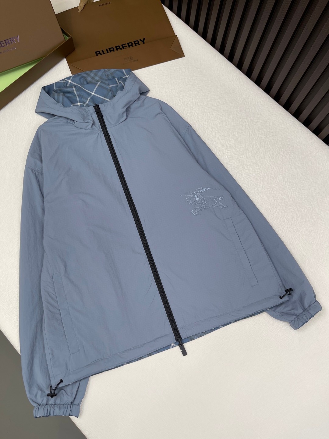 Burberry 巴宝莉 双面两穿格纹连帽外套 夹克 长袖 B5 811163611