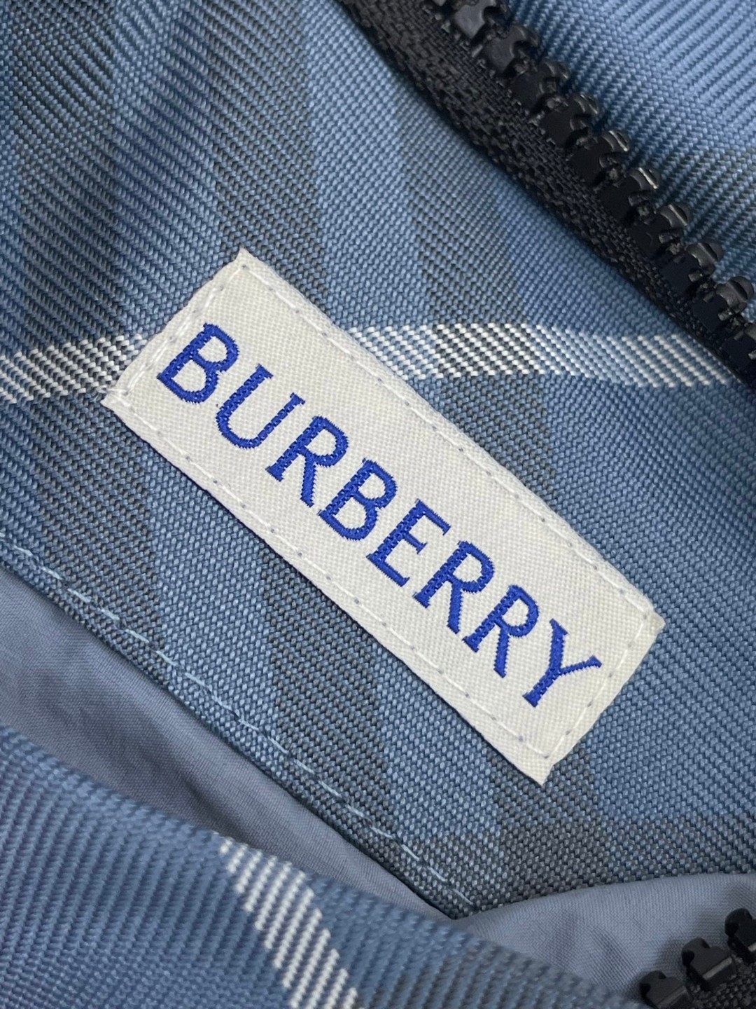 Burberry 巴宝莉 双面两穿格纹连帽外套 夹克 长袖 B5 811163611