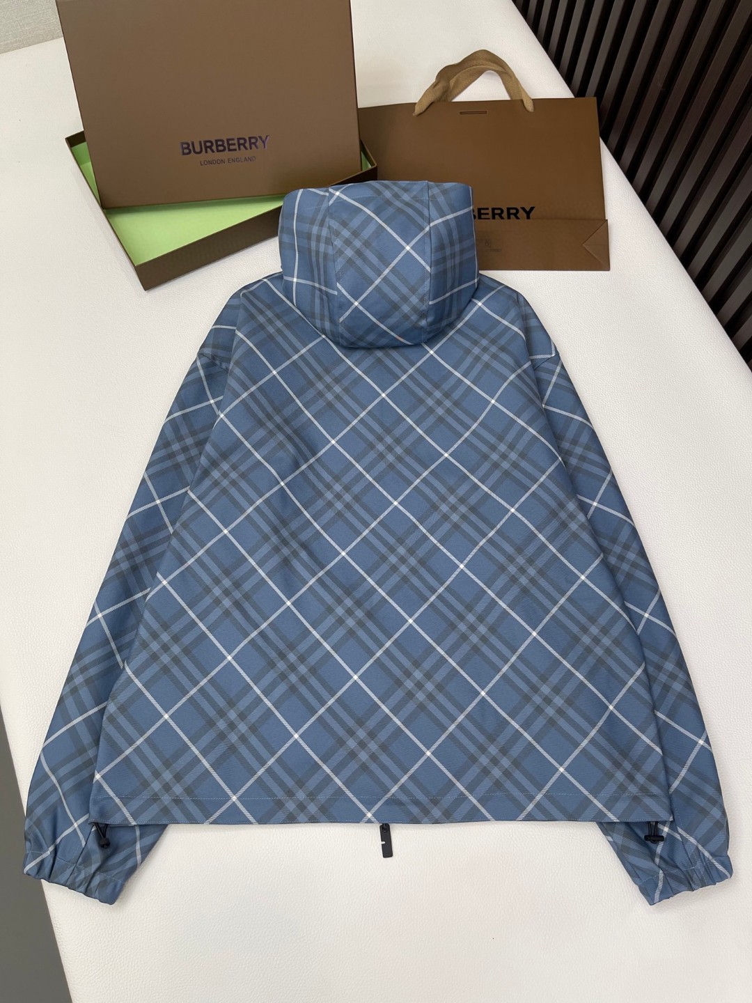 Burberry 巴宝莉 双面两穿格纹连帽外套 夹克 长袖 B5 811163611