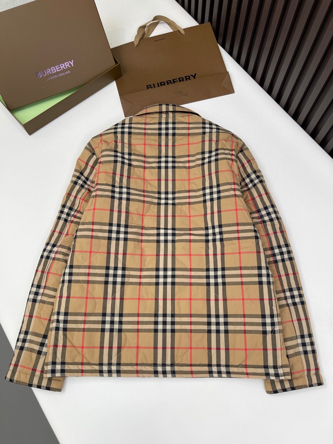 Burberry 巴宝莉 双面两穿Vintage格纹控温绗缝夹克 长袖 外套 保暖 卡其色 C5 811163611