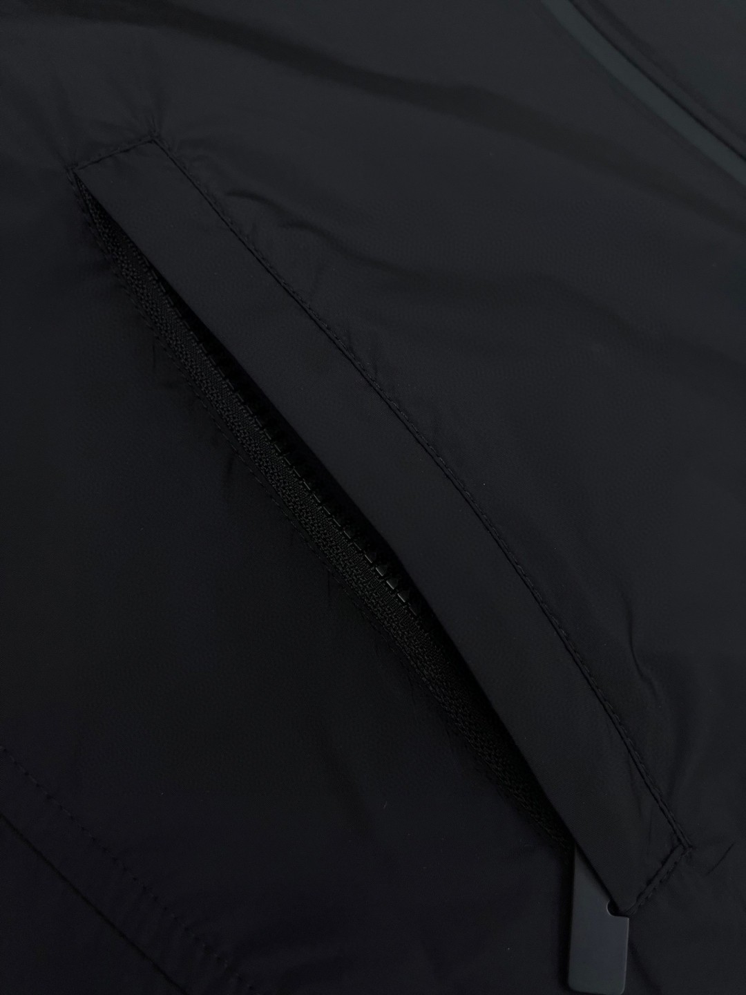 Burberry 巴宝莉 骑士印章尼龙连帽外套 长袖 绿色 黑色 B0 811163611