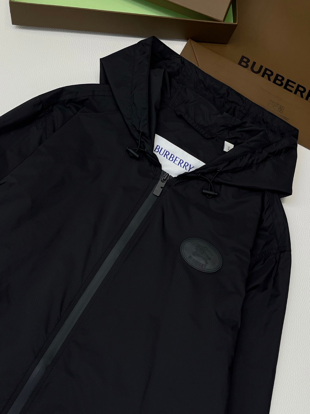 Burberry 巴宝莉 骑士印章尼龙连帽外套 长袖 绿色 黑色 B0 811163611