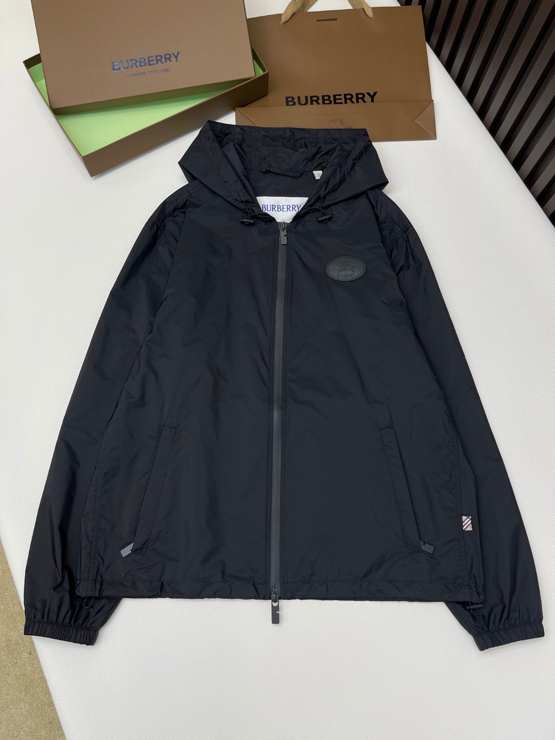 Burberry 巴宝莉 骑士印章尼龙连帽外套 长袖 绿色 黑色 B0 811163611